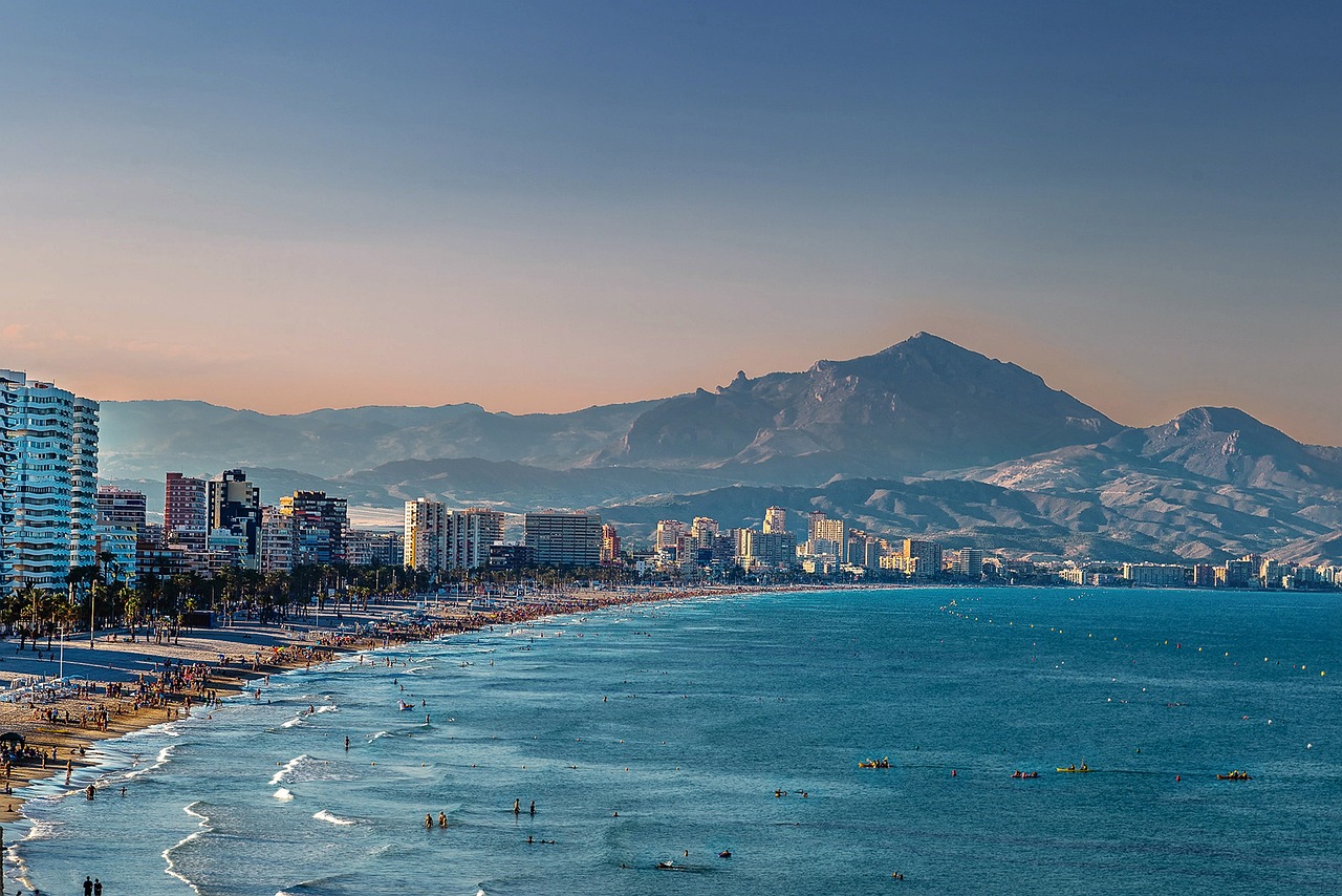 Explore Alicante