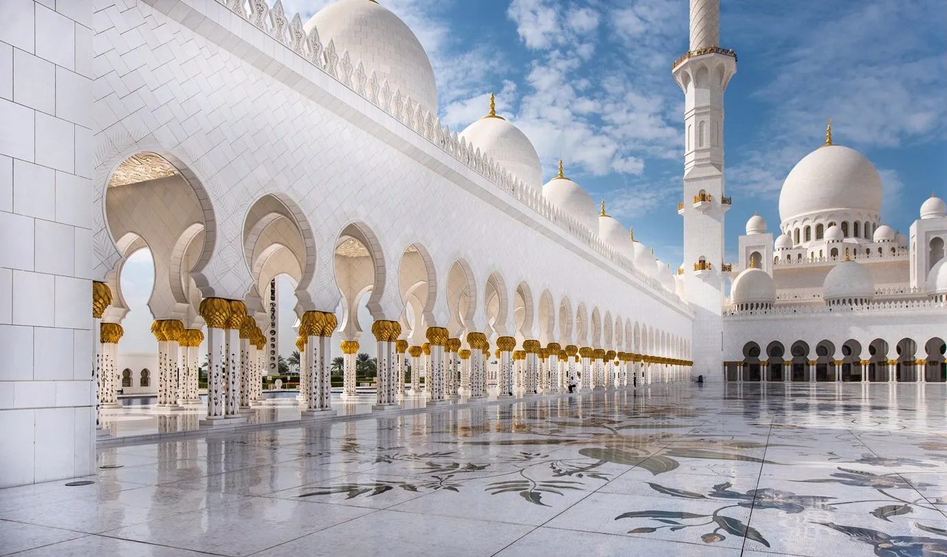 Explore Sheikh Zayed Grand Mosque Center 