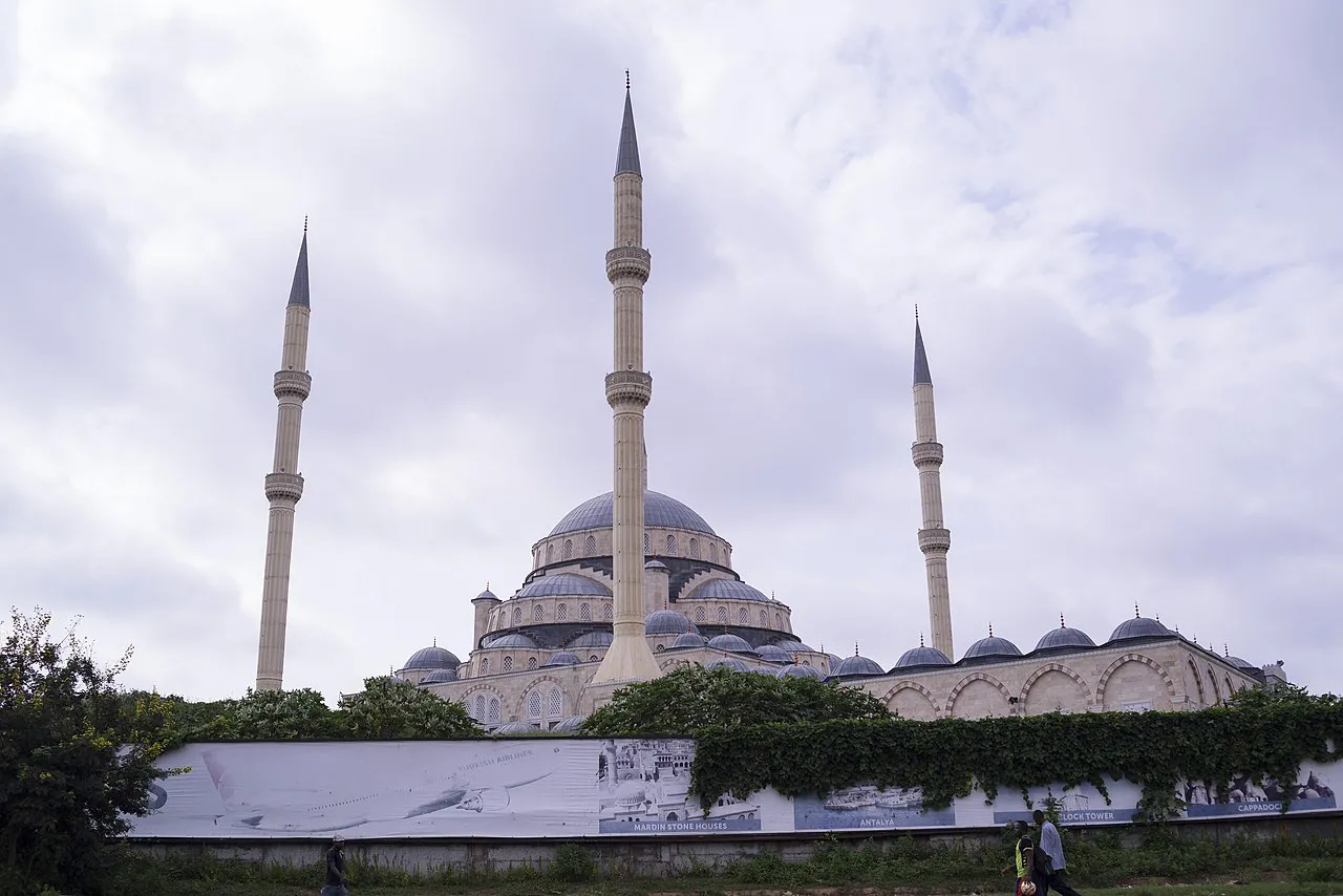 Explore Accra Central Mosque 