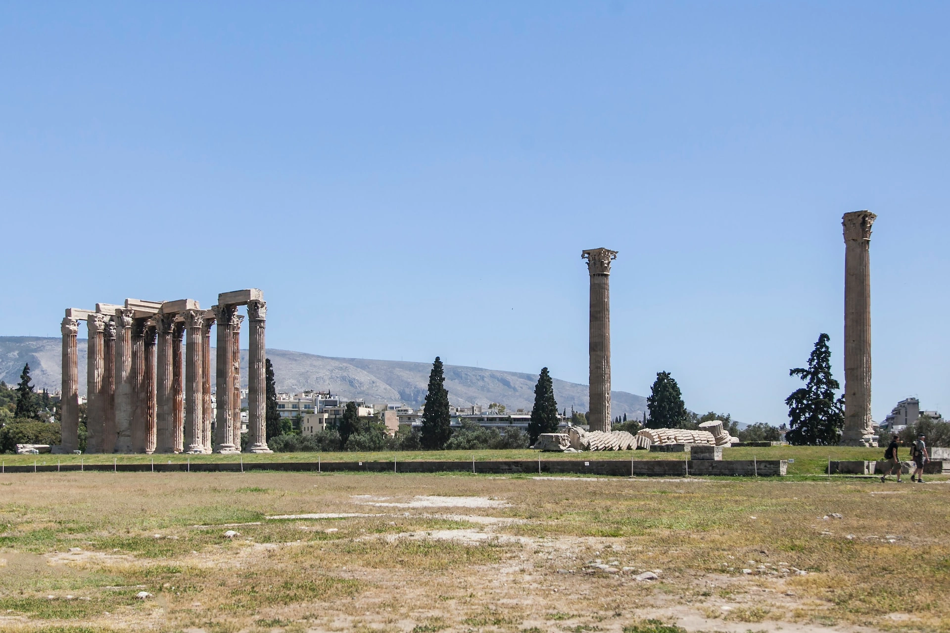 Explore Temple of Olympian Zeus 