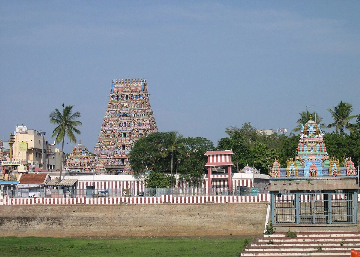 Explore Kapaleeshwarar Temple 