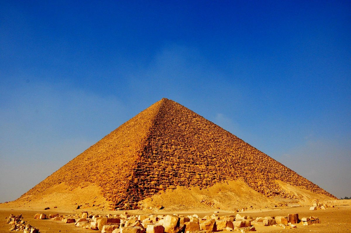 Explore Pyramids of Dahshour 