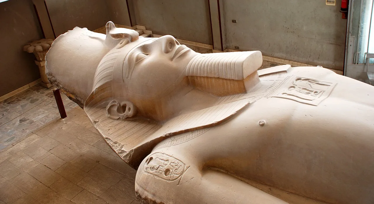 Explore Statue of Ramses II 