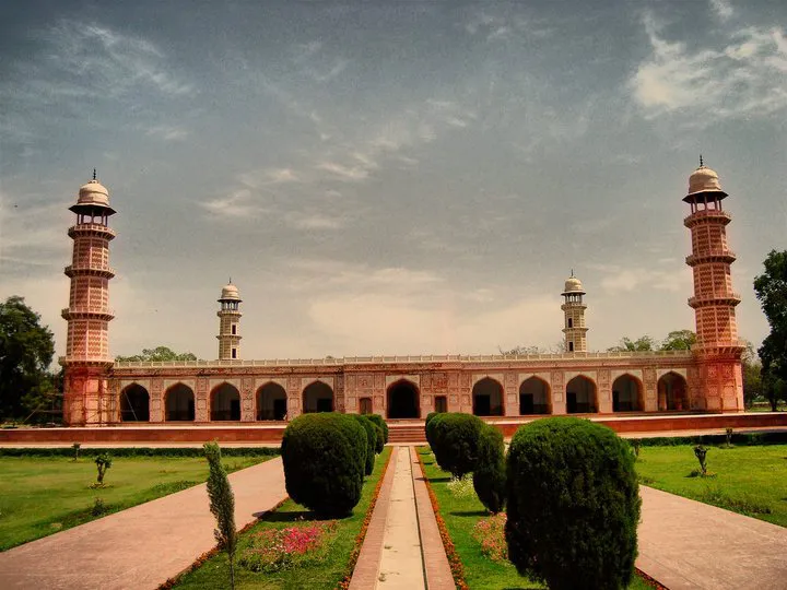 Jehangir's Tomb & Kamran's Baradari Pavilion