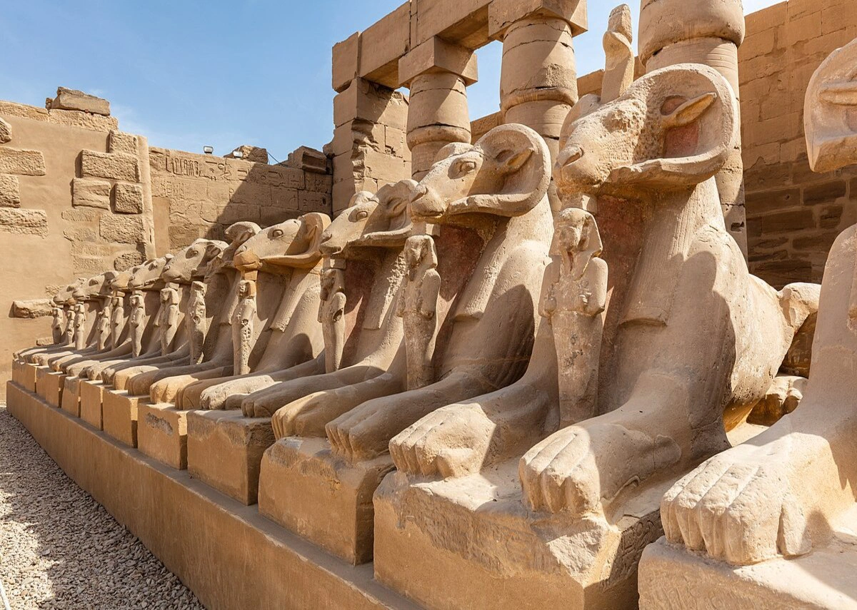 Explore Temple of Karnak 