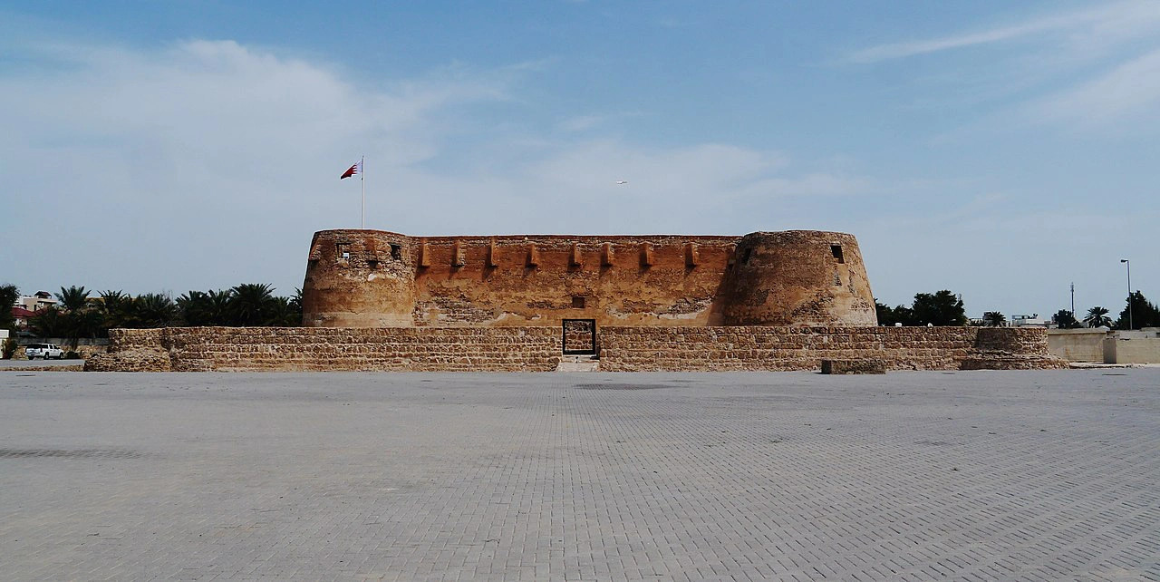 Explore قلعة عراد 