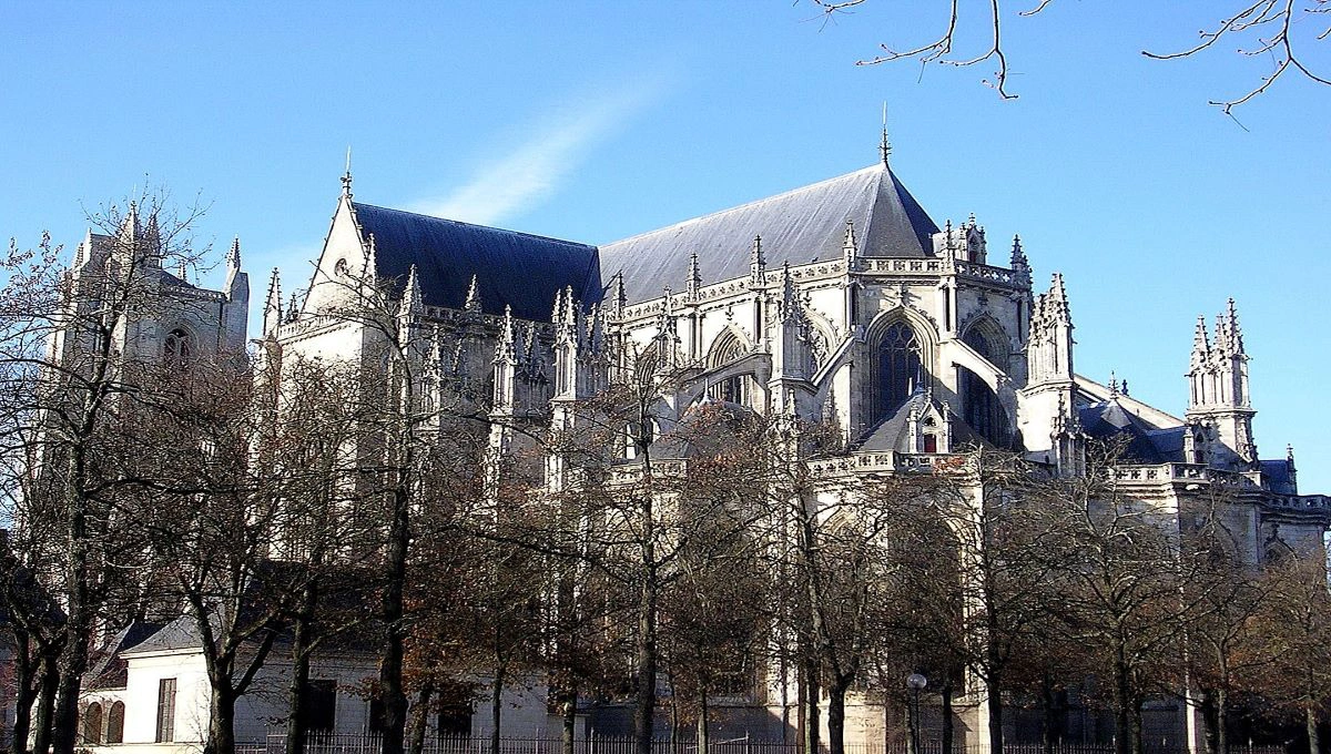 كاتدرائية سان بيير وسان بول - كاتدرائية نانت الفرنسية
