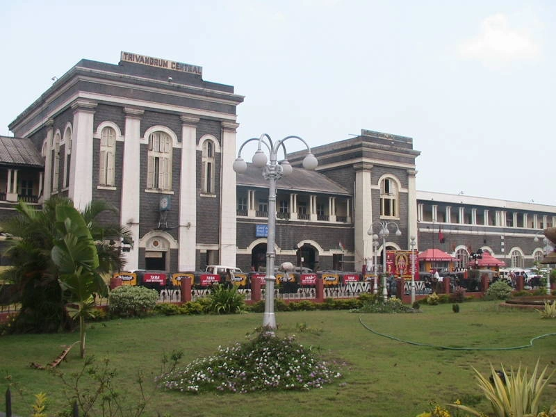محطة ثيروفانانثابورام المركزية للسكك الحديدية
